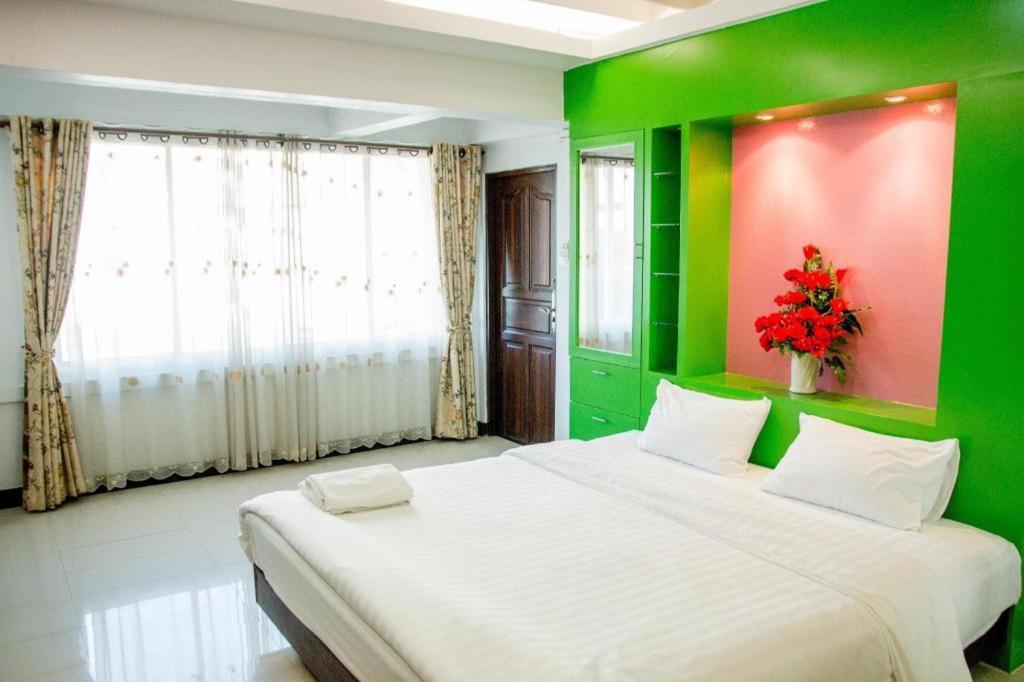 Huay Kaew Palace 1 Hotel Чиангмай Екстериор снимка